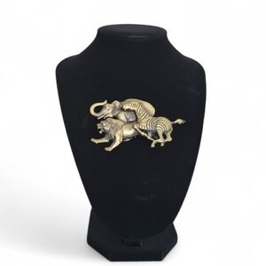 Vintage Lady Remington Safari Animal Brooch